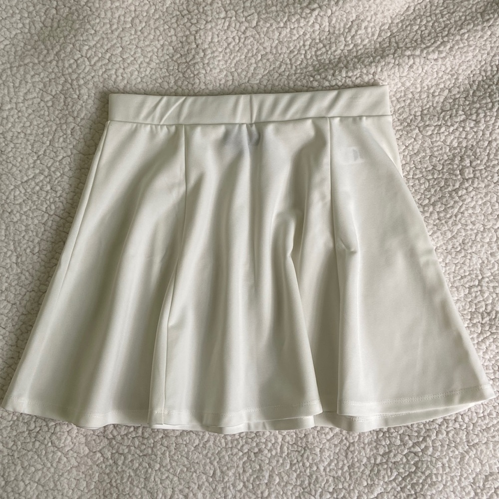White Flowy Skater Skirt Jolie & Joy With Tags